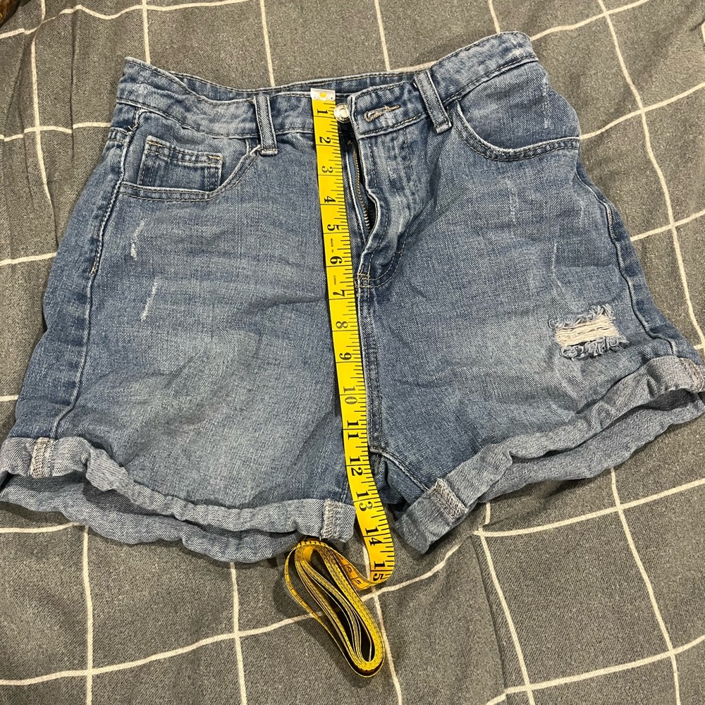 jean shorts! high waisted!